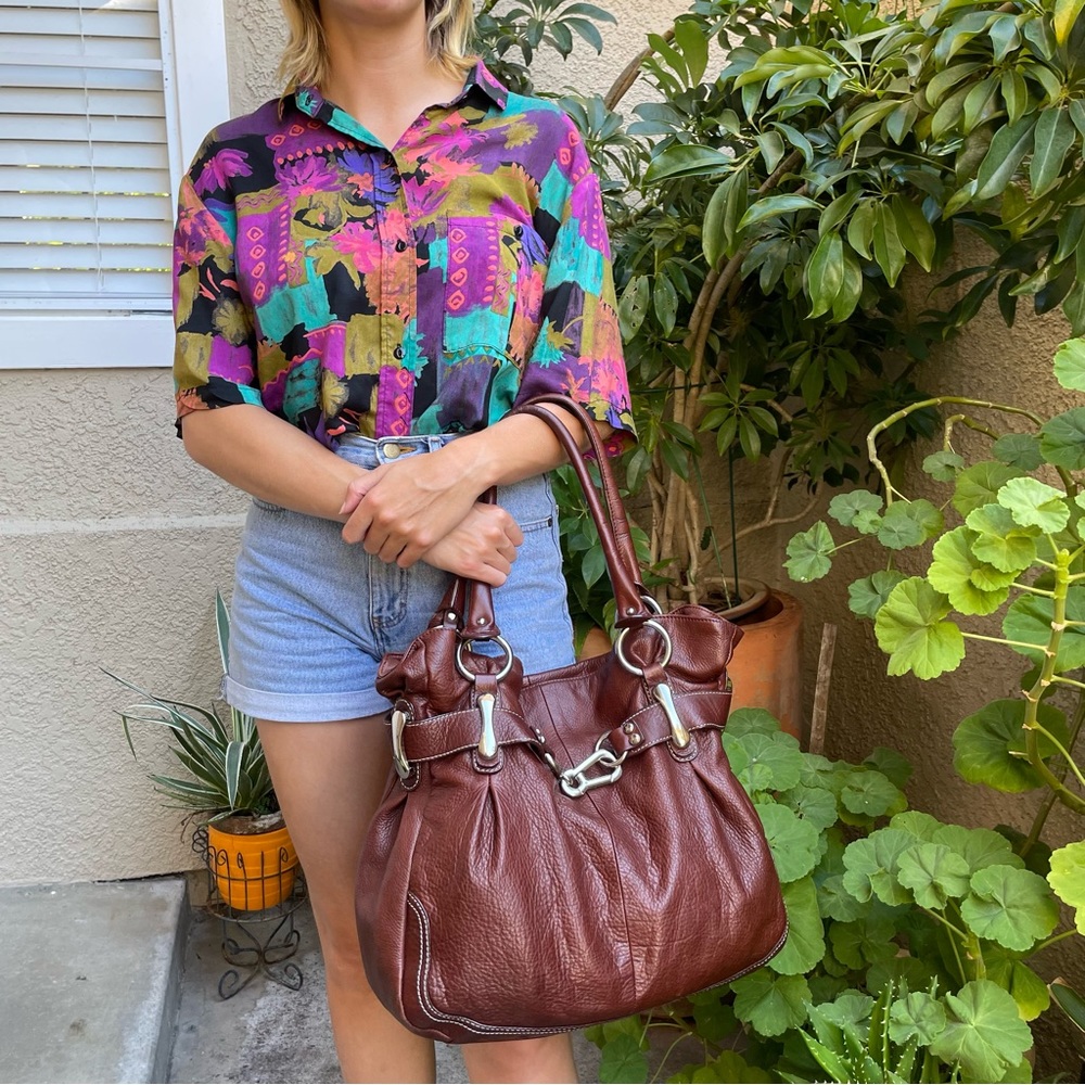 Reddish brown/silver b. makowsky large pebbled leather bag